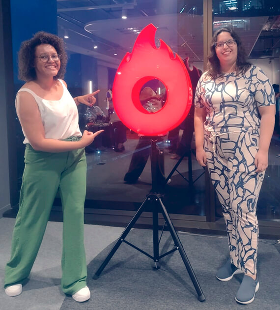 Naila e Julia Hotmart 2